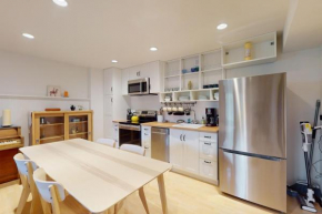 Bainbridge Island Tranquility - Lower Level B